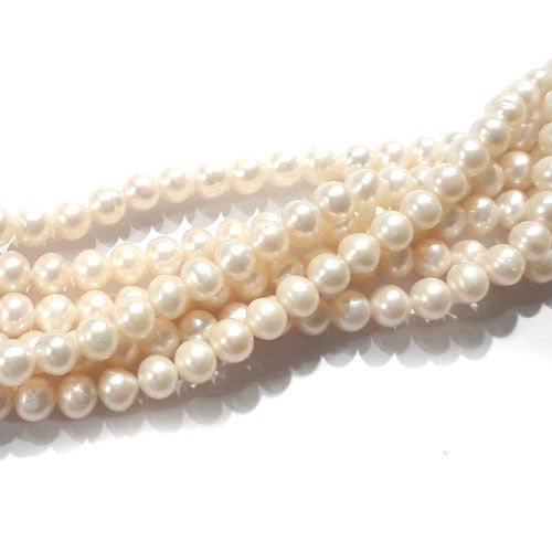 Perle weiß, Strang potato 5,5 - 6 mm - 1
