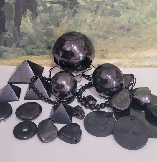 Shungit-Schungit Pyramide 4 cm - 4