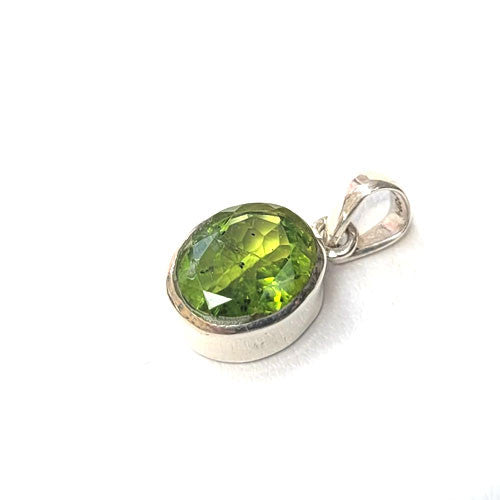 Peridot Anhänger facettiert - 2