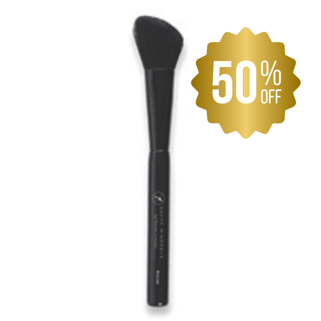 Savvy Mineral Bronzer Brush by Young Living Essential Oils