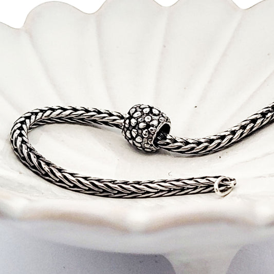 Indian_Charm_Silberbead_Blumenwiese