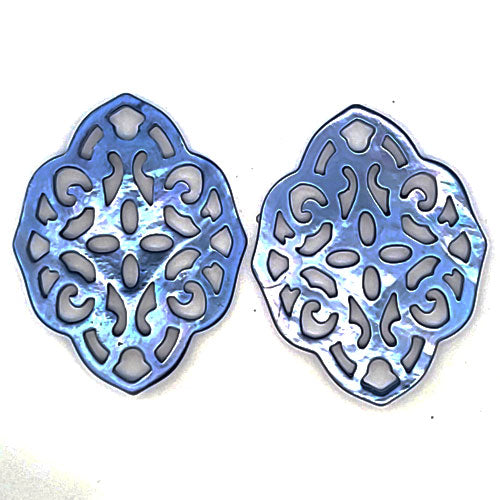 Ear pendant mother of pearl ornamental, blue