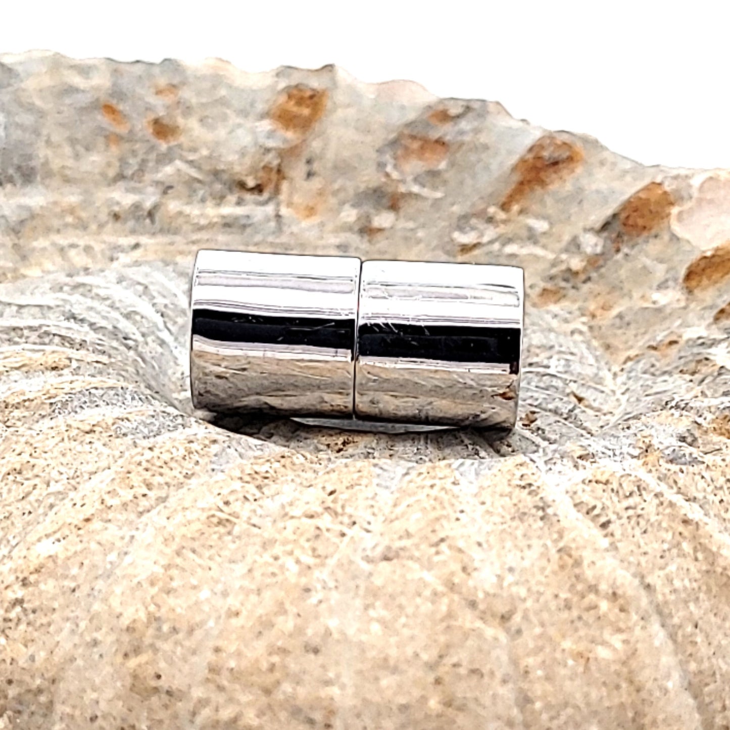 Magnetic clasp cylinder "Multi-Row" 10 mm, silver rhodium plated