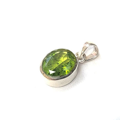 Peridot Anhänger facettiert  - 2