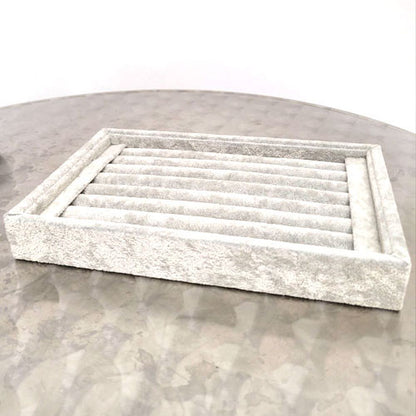 Dekoaufsteller für Ringe, Velourlederimitat grau  - 3