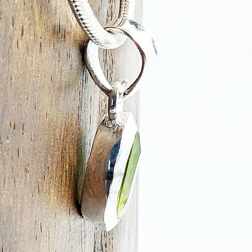 Peridot Anhänger klein Steindesign - 2