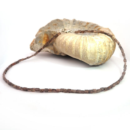 Actinolite necklace, square, 4 mm