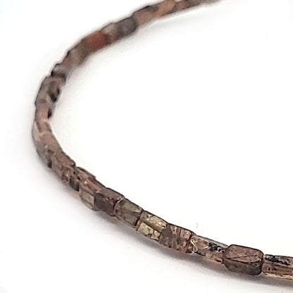 Actinolite necklace, square, 4 mm