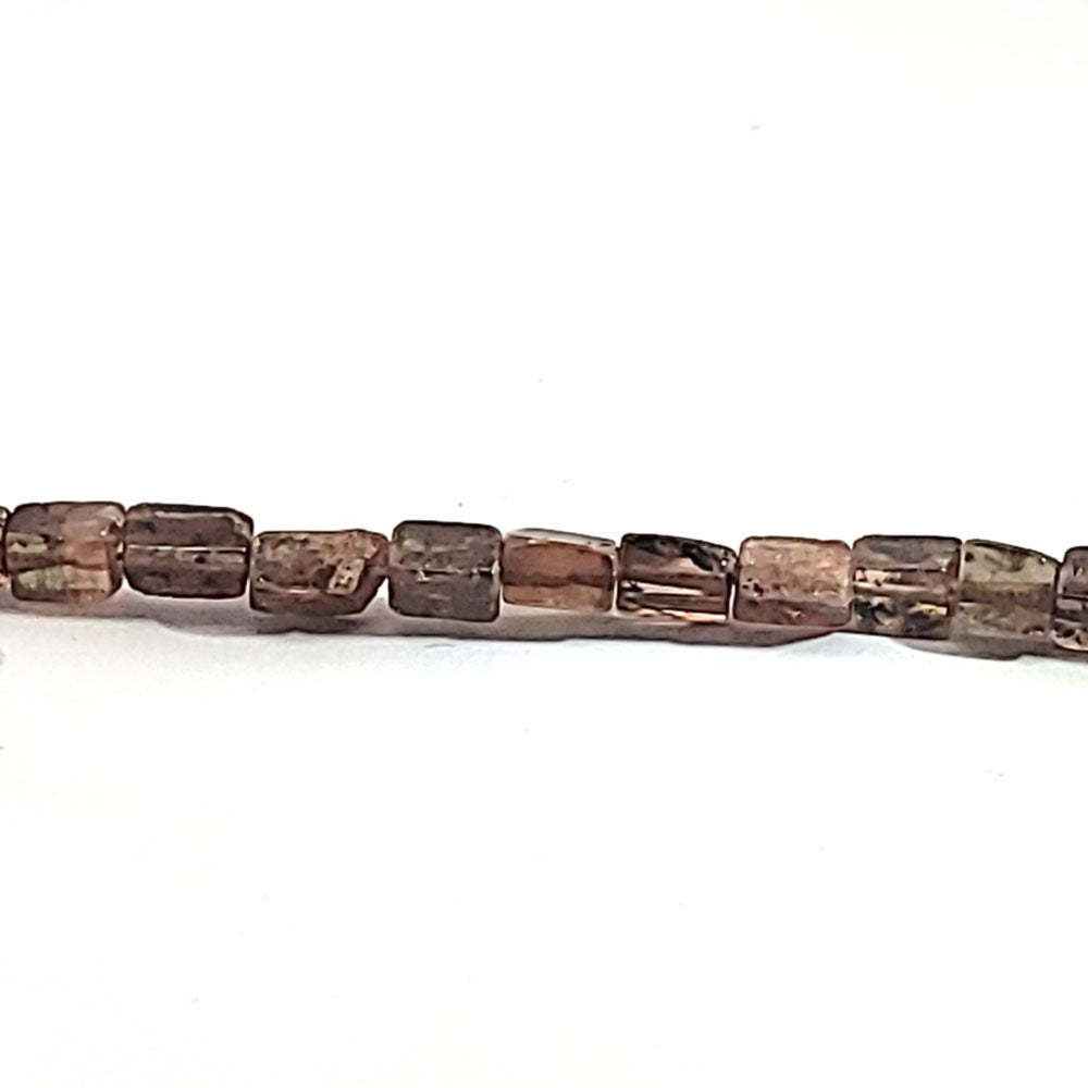 Actinolite necklace, square, 4 mm