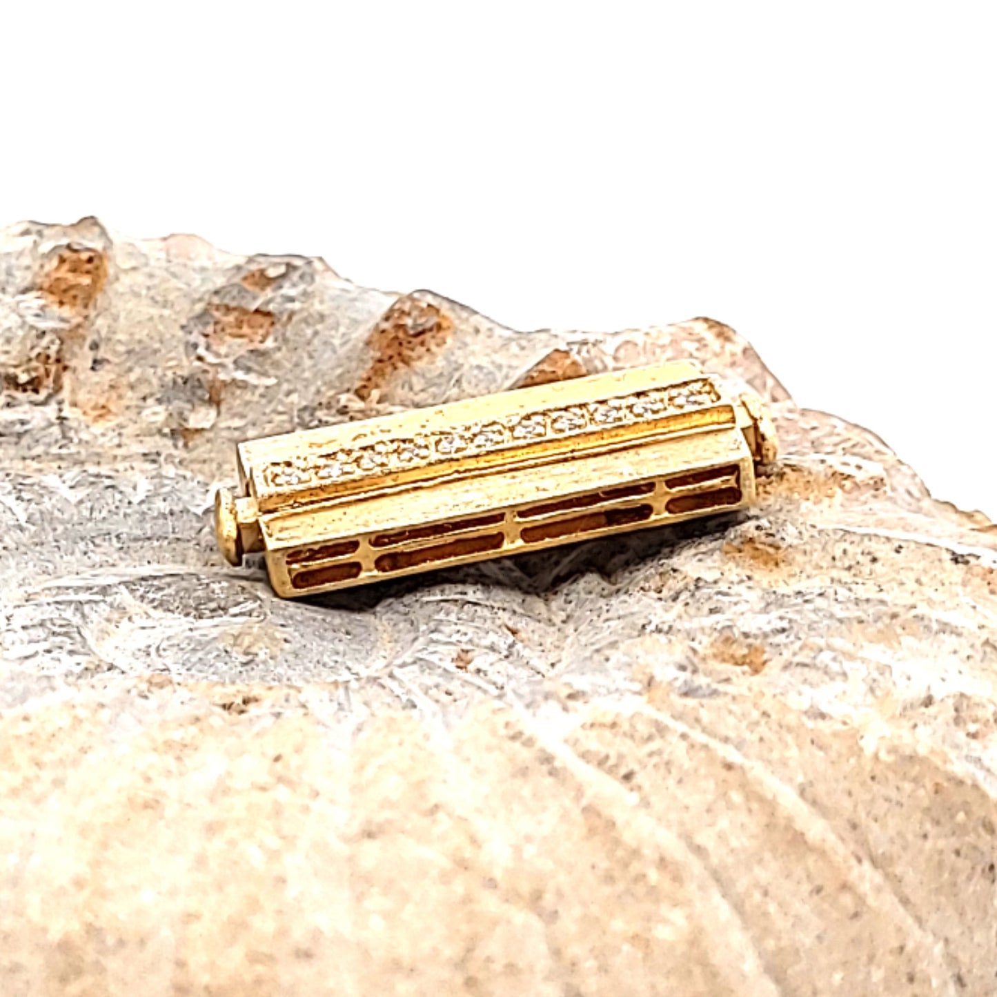 Bracelet clasp box with cubic zirconia, matte gold-plated silver