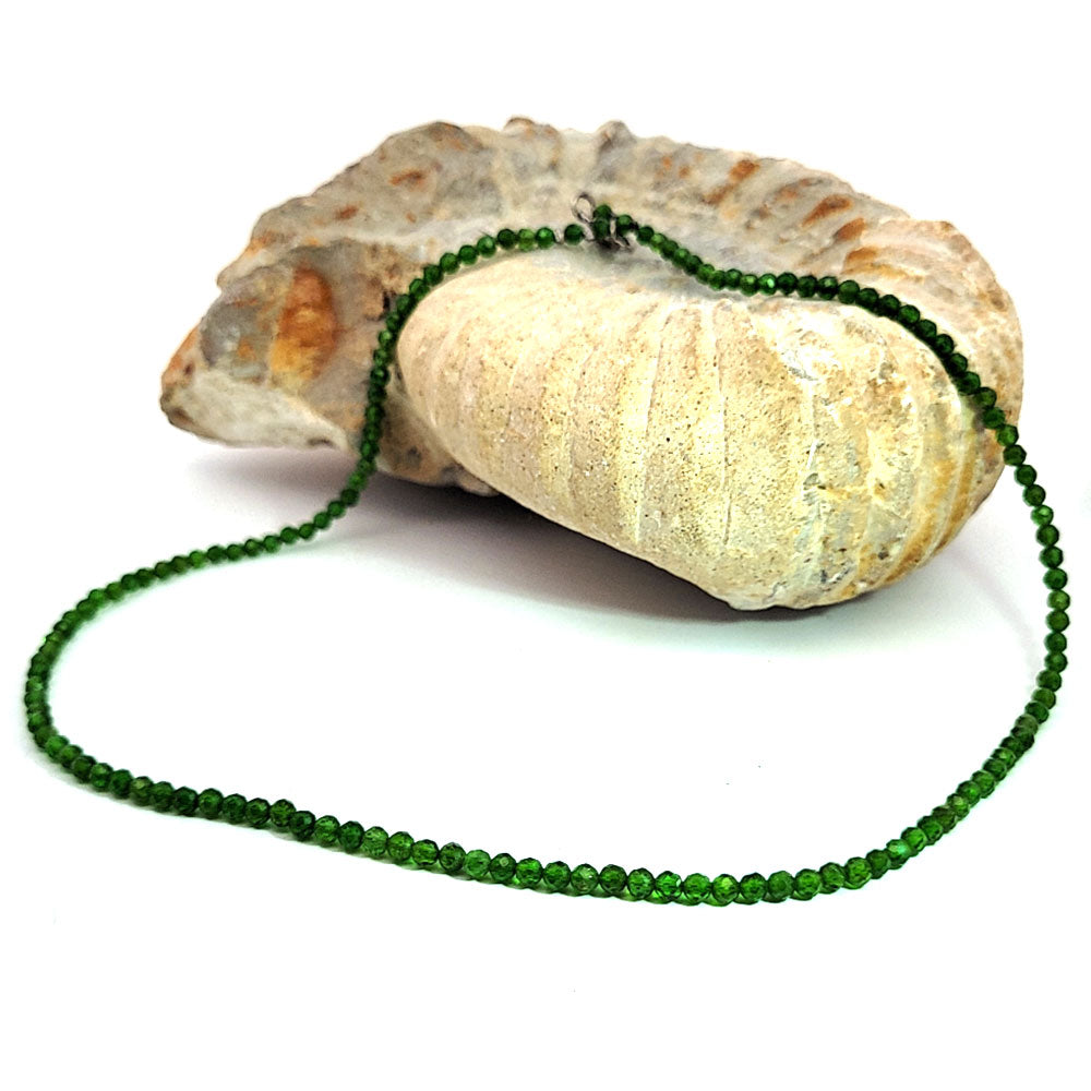 Chromium diopside bead chain 3 mm faceted 