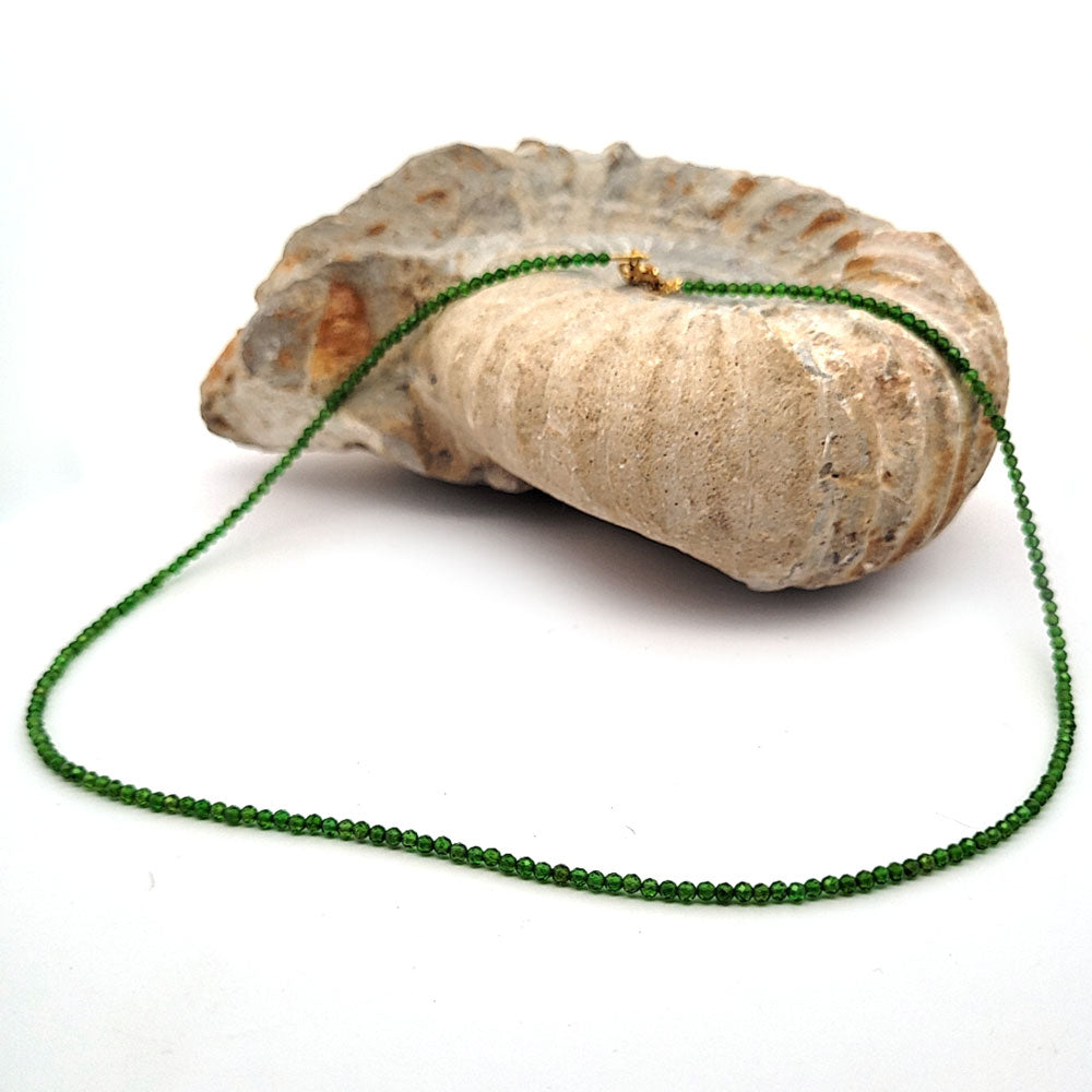Chromium diopside bead chain 2 mm faceted 