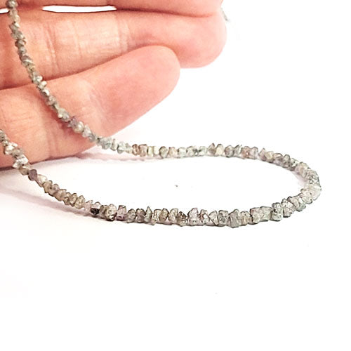 Diamond rough, strand 2.5-4 mm, gradient