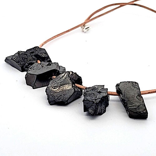 Edel-Schungit (Shungit) Anhänger gebohrt  - 1