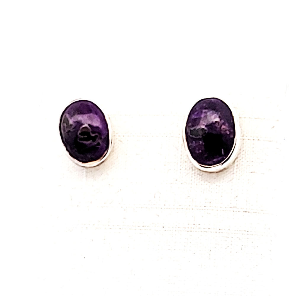 Sugilith-Ohrstecker aus 925 Sterling Silber, violette Edelsteine, seltene Schmuckstücke