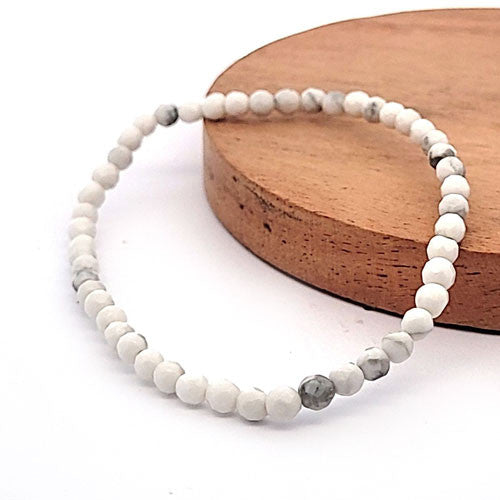 Howlith Kugel-Armband 4 mm facetiert  - 1