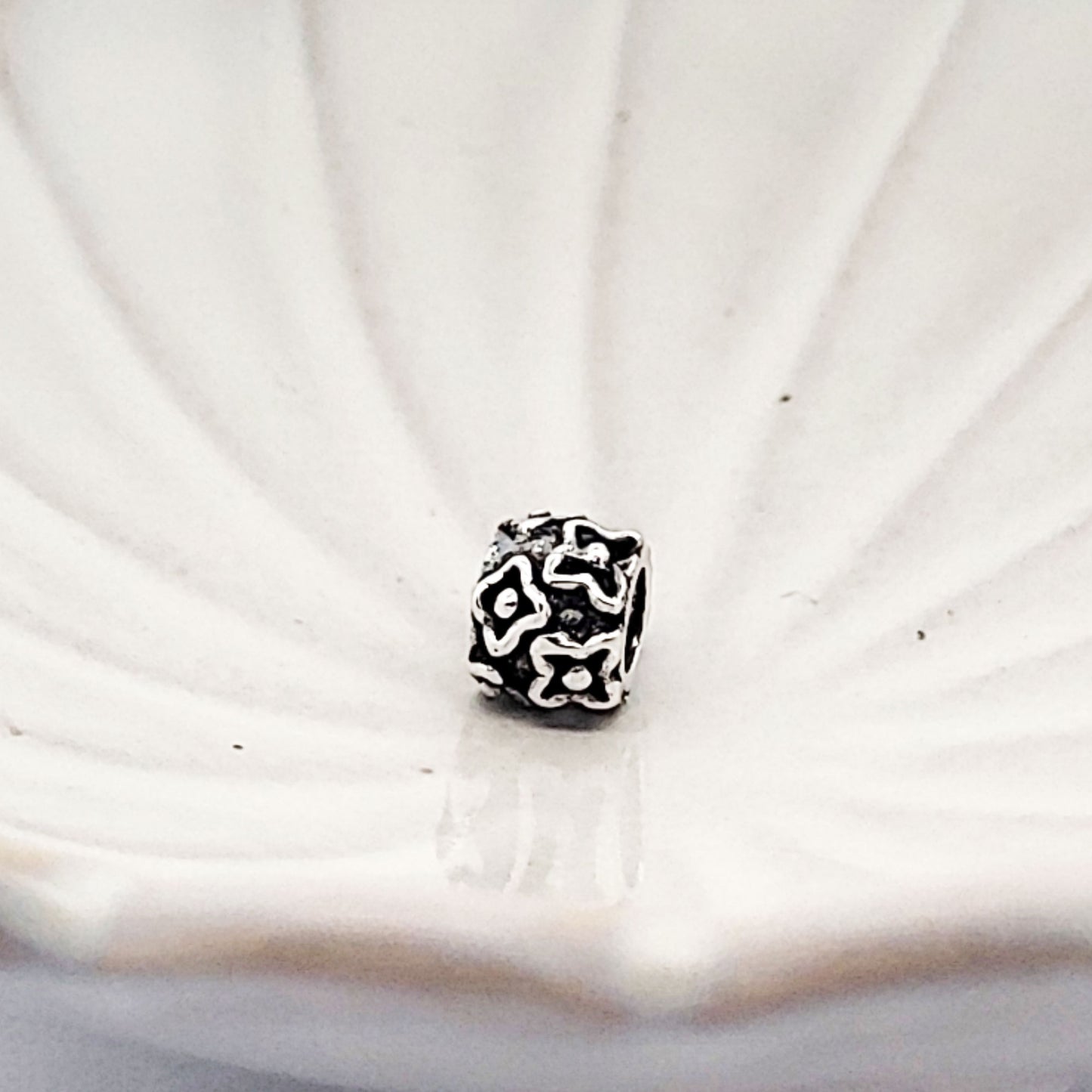 Indian_Charm_Silberbead_Blumen