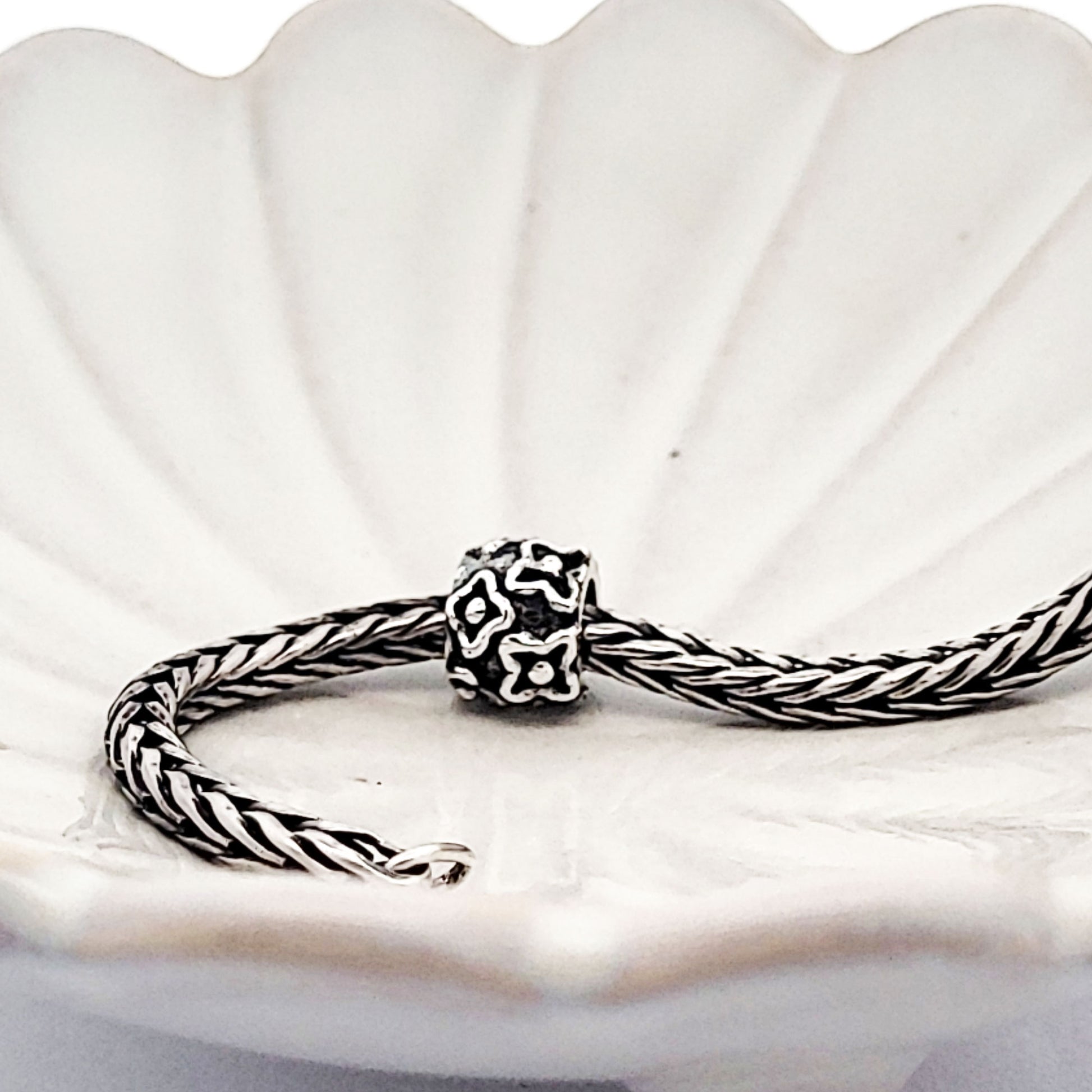 Indian_Charm_Silberbead_Blumen