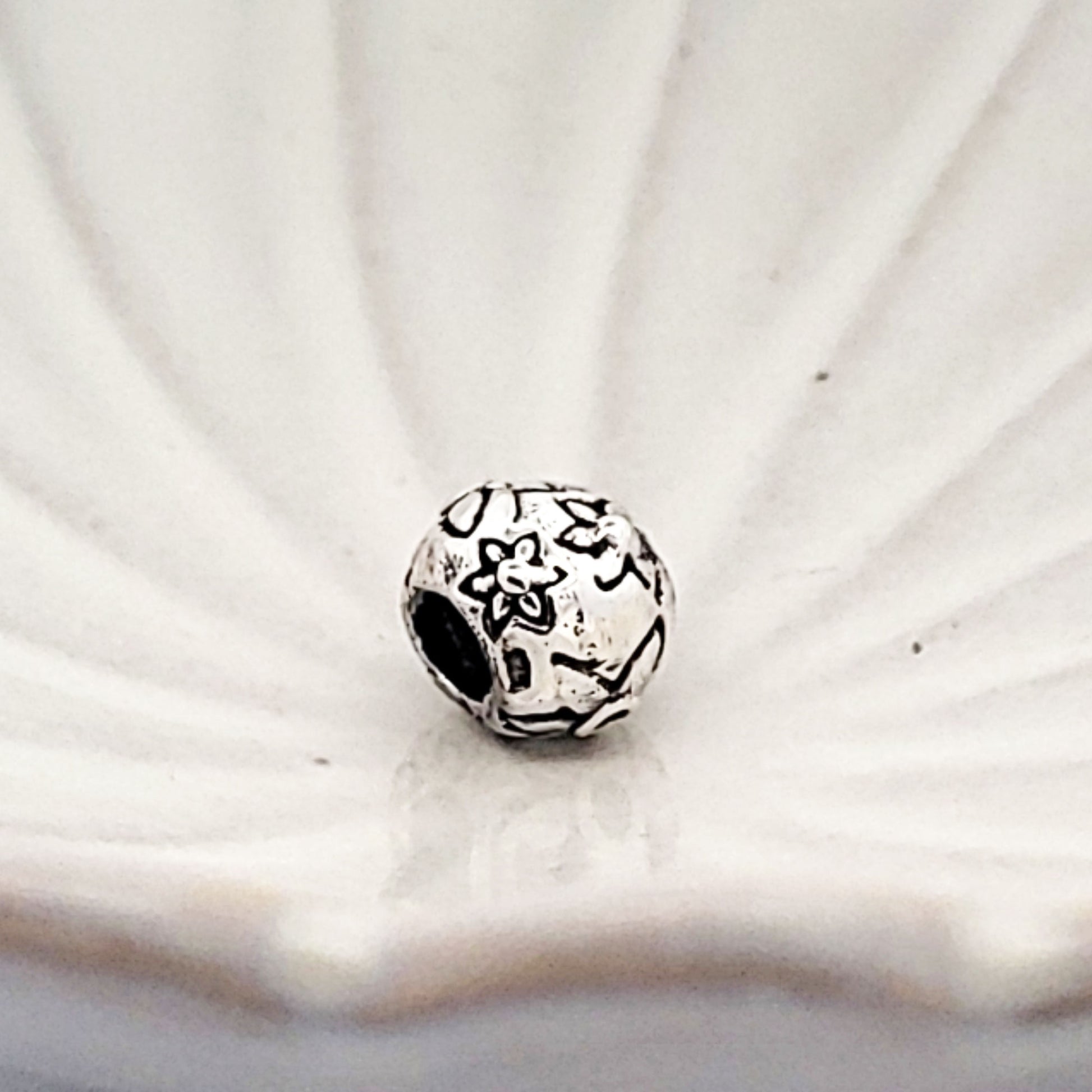 Indian_Charm_Silberbead_Blumenkugel