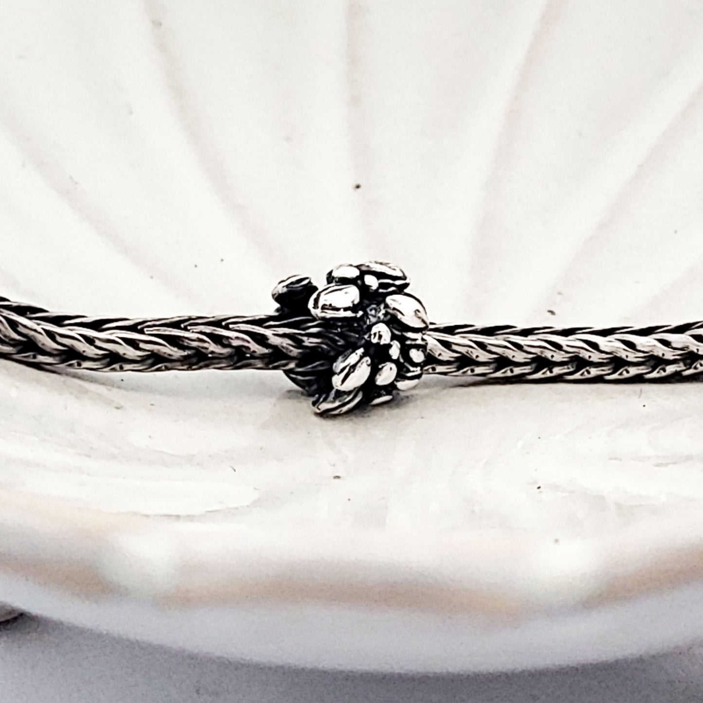 Indian_Charm_Silberbead_Waldblume