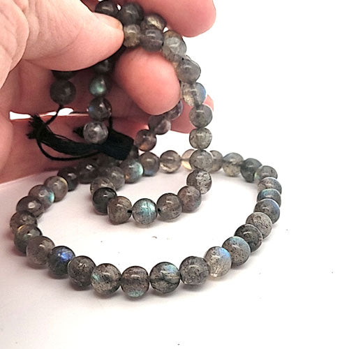 Labradorite AA, ball strand 8 mm