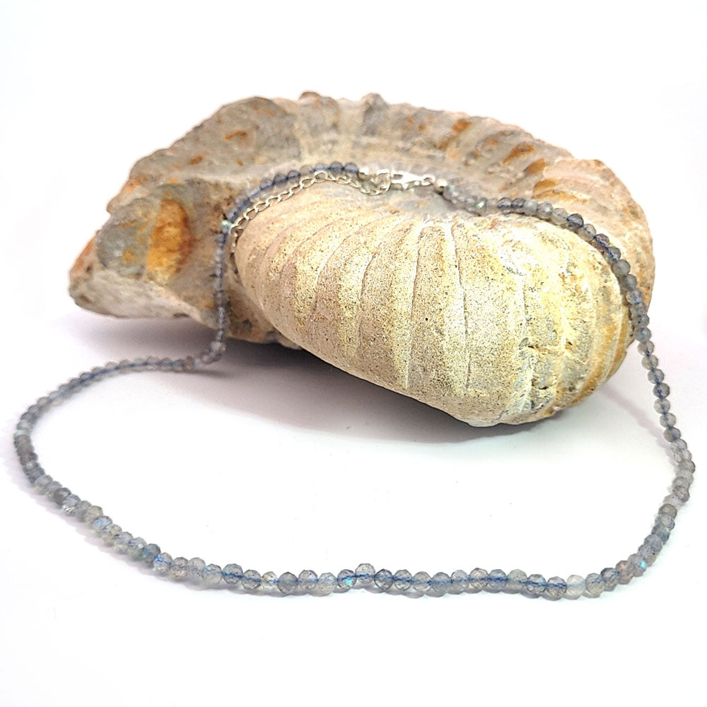 Collana di perle di labradorite sfaccettate da 3 mm