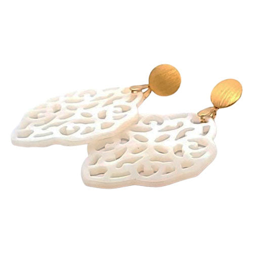 Ear pendant mother of pearl ornamental, white