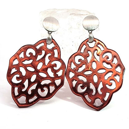 Ear pendant mother of pearl ornamental, brown