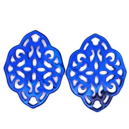 Ear pendant mother of pearl ornamental, azure blue