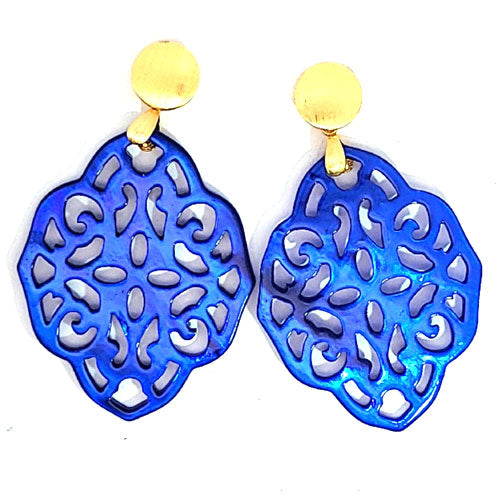Ear pendant mother of pearl ornamental, azure blue