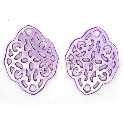 Ear pendant mother of pearl ornamental, purple