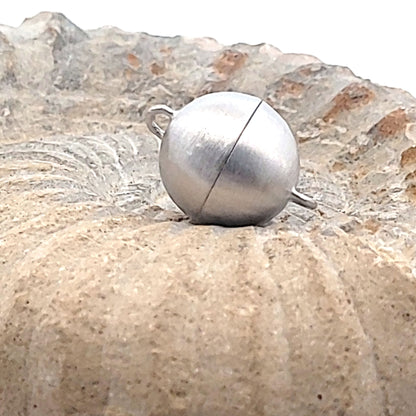 Magnet-Kugelschließe 16 mm, Silber rhodiniert matt