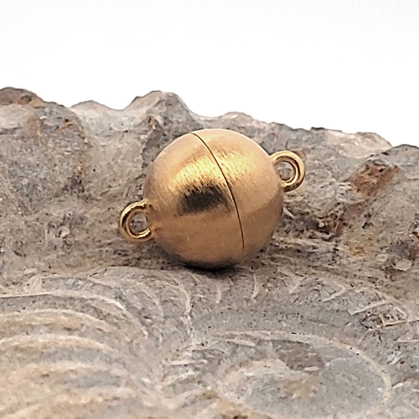 Magnet-Kugelschließe 18 mm, Silber vergoldet matt