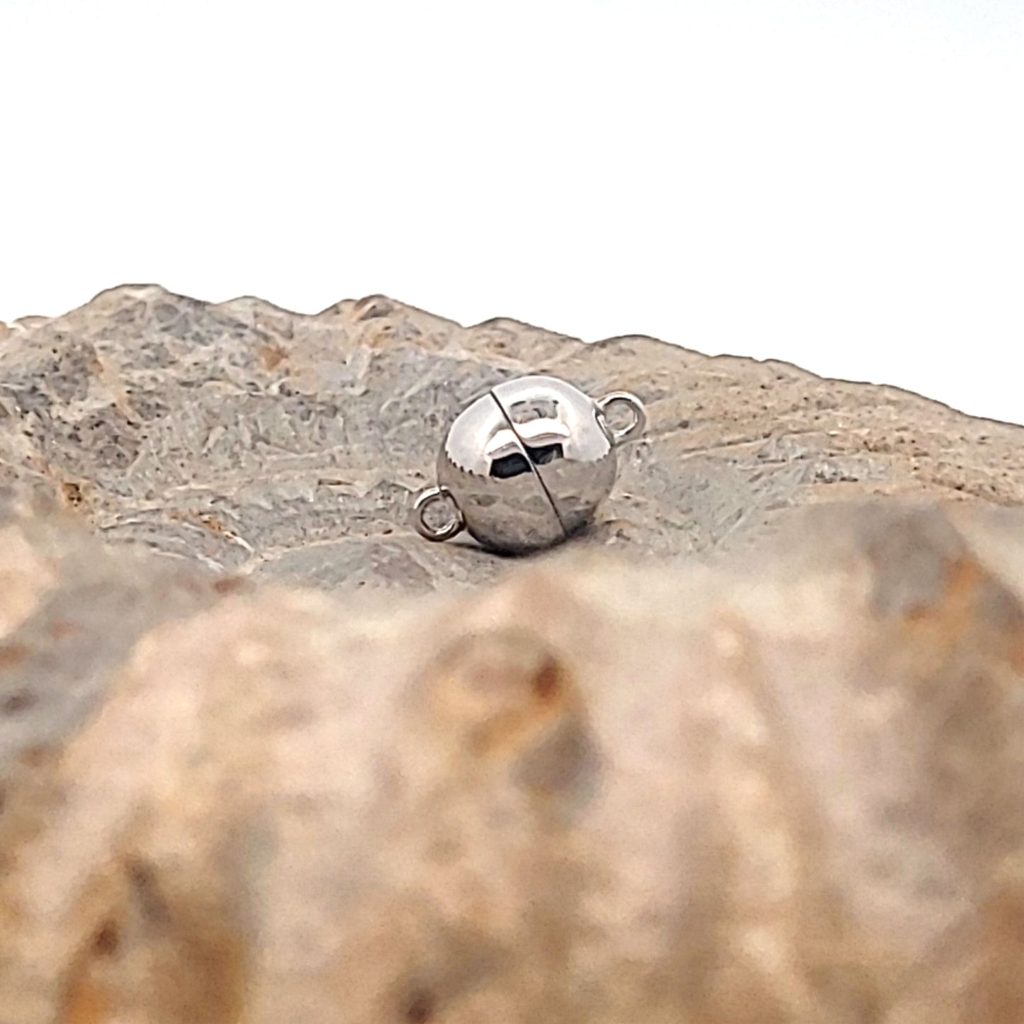 Chiusura magnetica a sfera 8 mm, placcata in argento rodiato