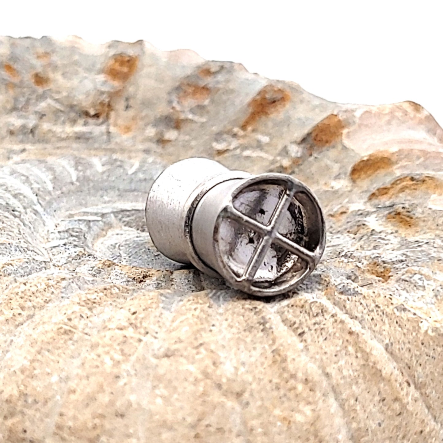 Magnetschließe Diabolo klein, Silber rhodiniert matt