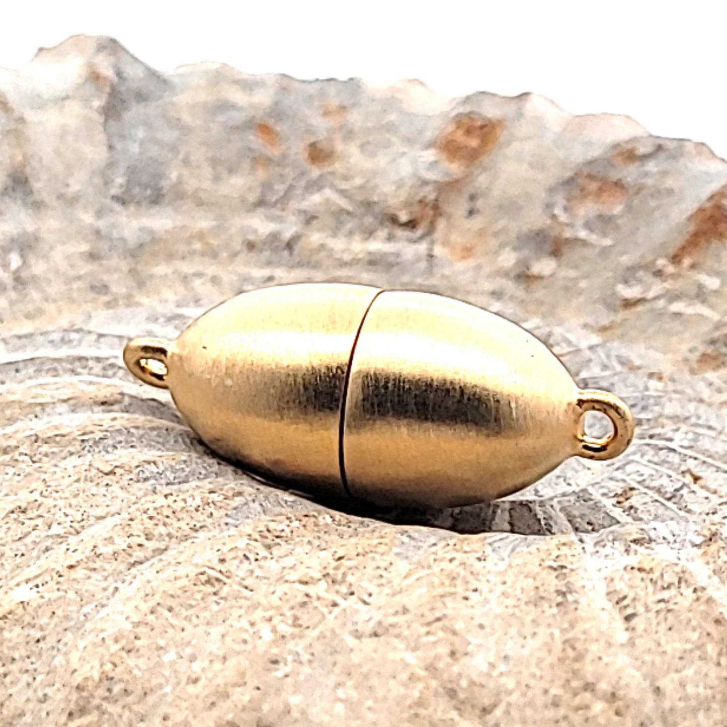 Magnetic clasp oval 12 mm, silver gold-plated matt