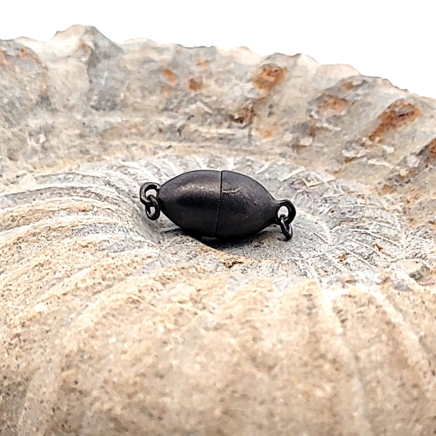 Magnetschließe oval 8 mm, Silber schwarz matt