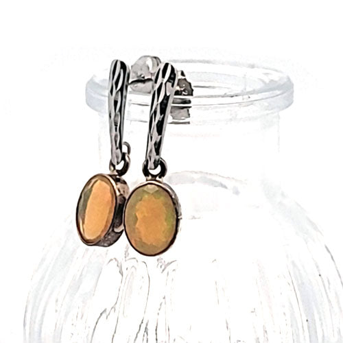 Ohrringe Edelopal facettiert mit Silber rhodiniertem Stecker