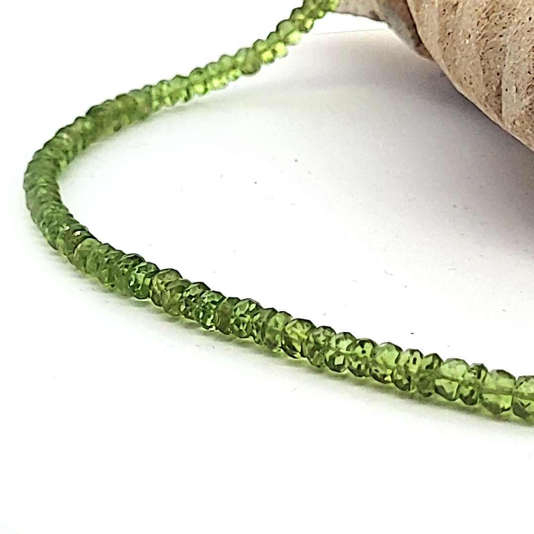 Peridot Edelsteinkette Button facettiert by Steindesign