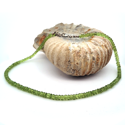 Peridot Edelsteinkette Button facettiert by Steindesign