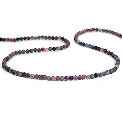 Saphir bunt, Kugelstrang 2,5 mm facettiert by Steindesign