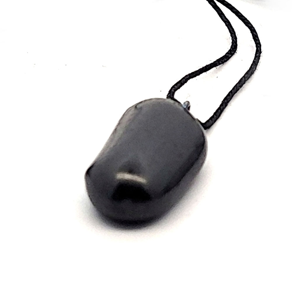 Schungit (Shungit) Trommelstein Anhänger by Steindesign