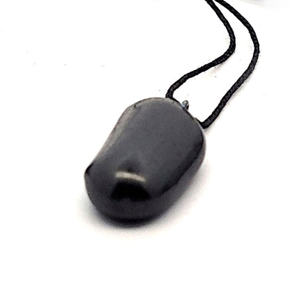 Schungit (Shungit) Trommelstein Anhänger by Steindesign