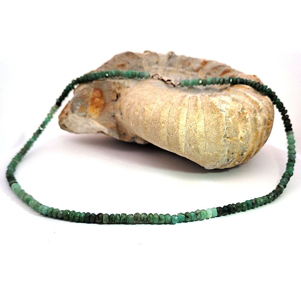 Emerald necklace button 5 mm faceted