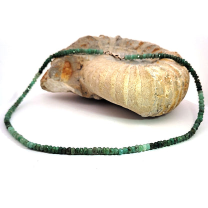 Emerald necklace button 5 mm faceted