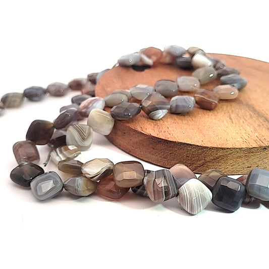 Botswana agate, strand square 10x10 mm faceted