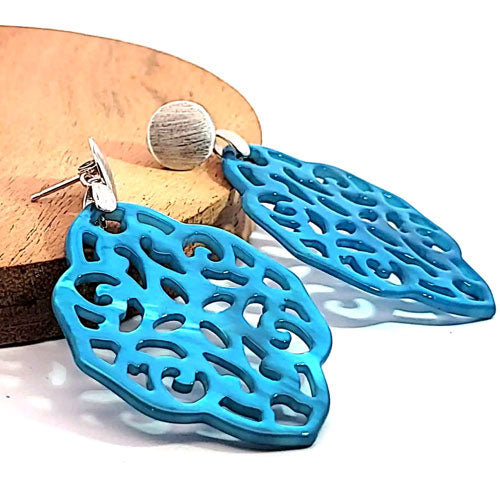 Ear pendant mother of pearl ornamental, blue turquoise