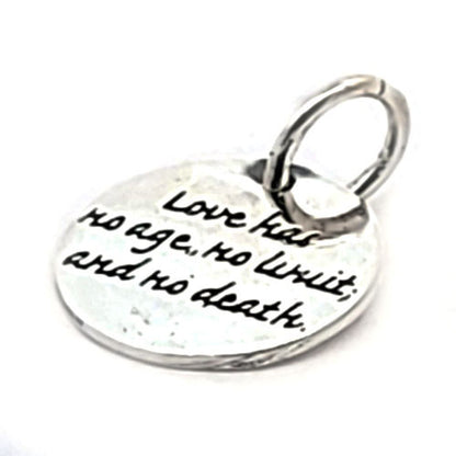 Weisheiten-Anhänger silber "Love has no Age"  - 2
